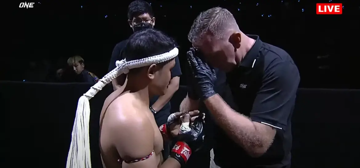 Khao Lak Muay Thai - The Muay Thai Mongkol: A Symbol of Tradition and Respect