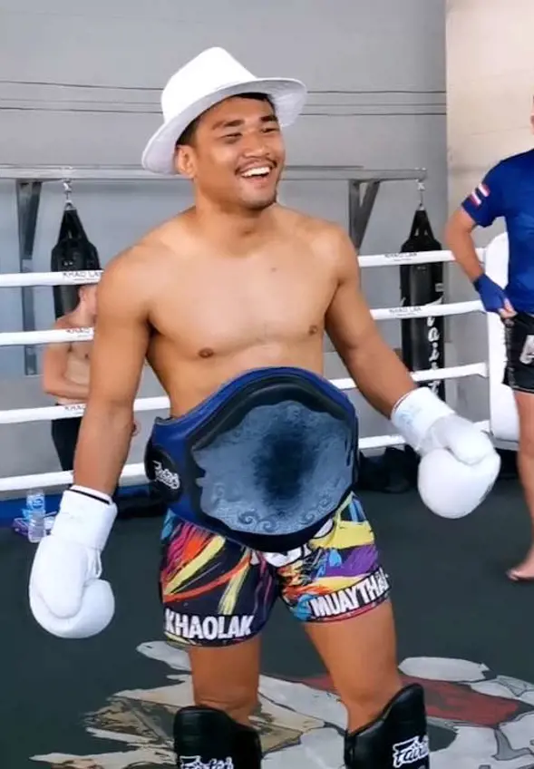 Referee declaring Mardsing winner at One Lumpinee Jan 19th 2024